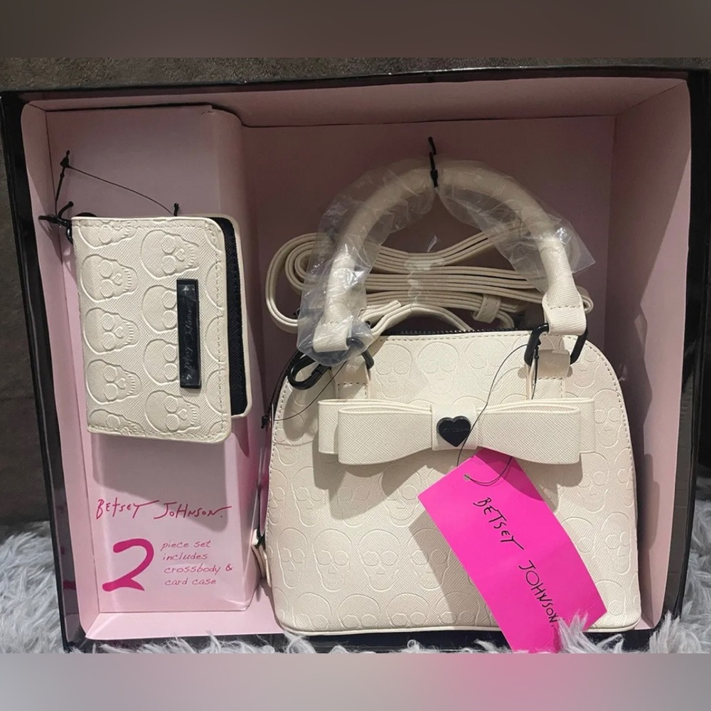 Betsey Johnson Black Crossbody & Card Case Gift Set skull Embossed Pattern!